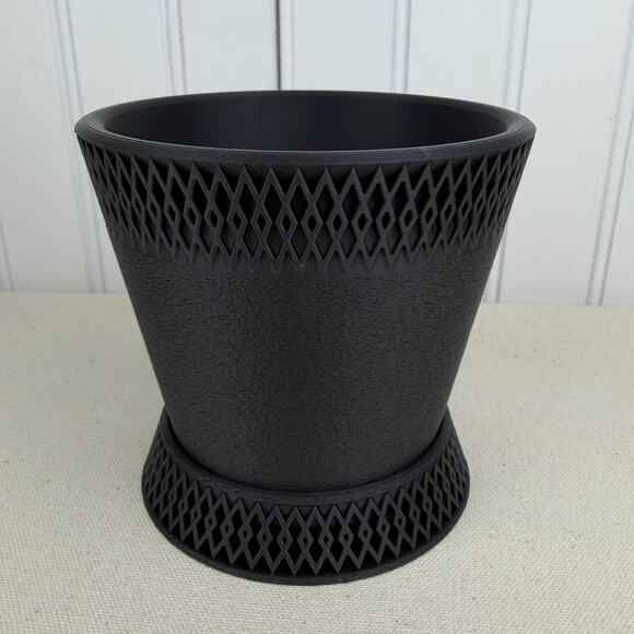 The Shift Planter, Indoor Flower Pot, Tabletop Planter, Textured Diamond Pattern - Picture 3 of 10